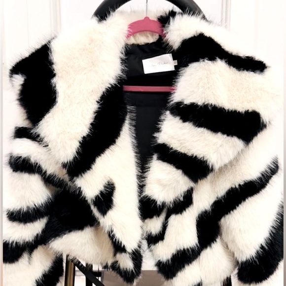 Faux Zebra fur new without tags. - Picture 4 of 6